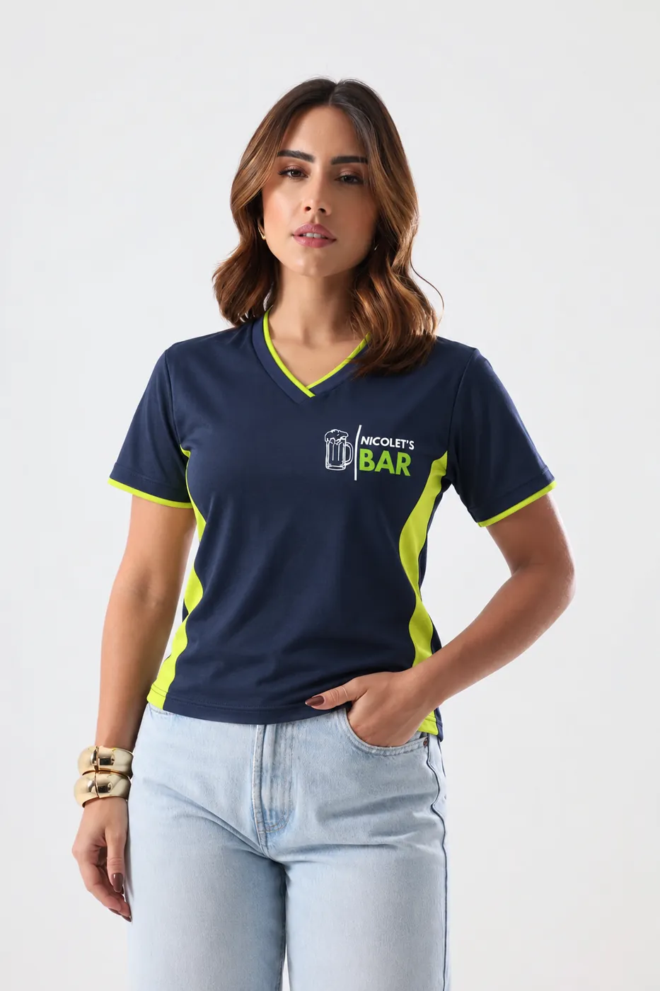 Camiseta gola V do Nicolet's Bar
